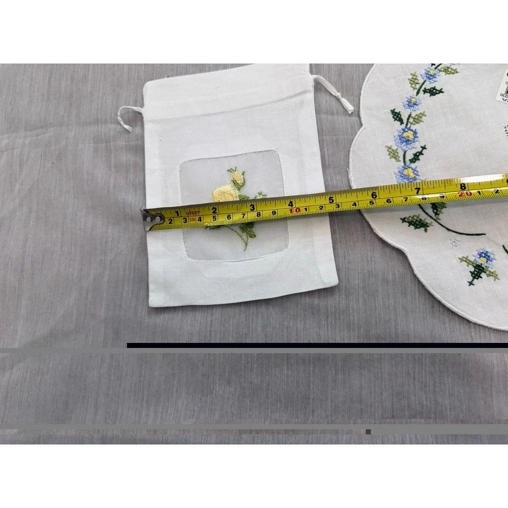 Vintage‎ NEW Set of 2 Round Doily w/ Bag Pull String Embroidery Floral